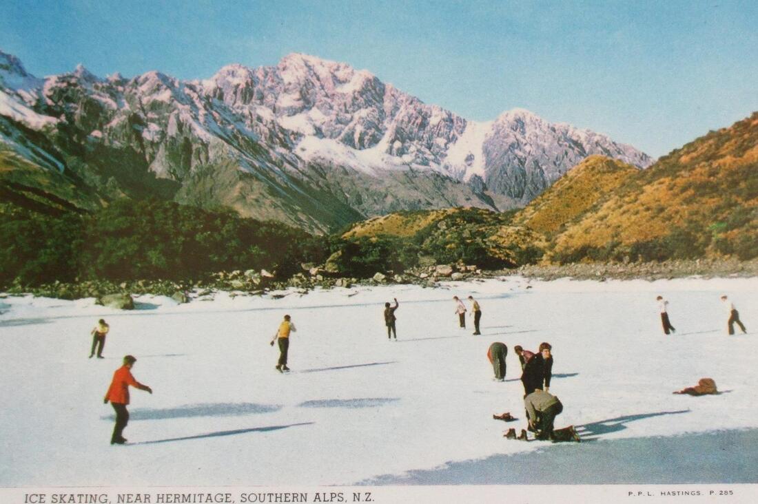hermitage-skating-postcard